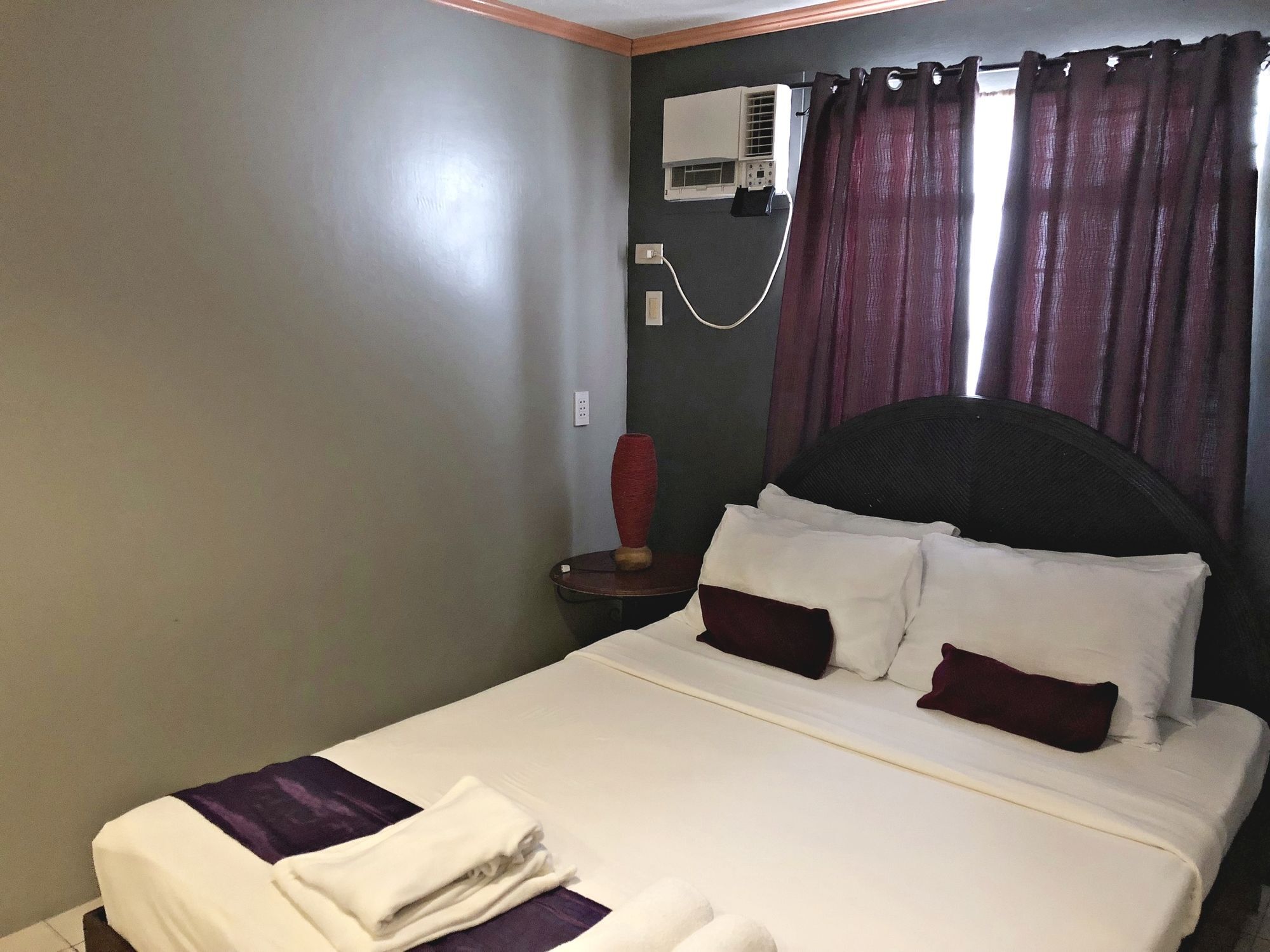 טגאיטאי Daj Suites Boutique Hotel מראה חיצוני תמונה