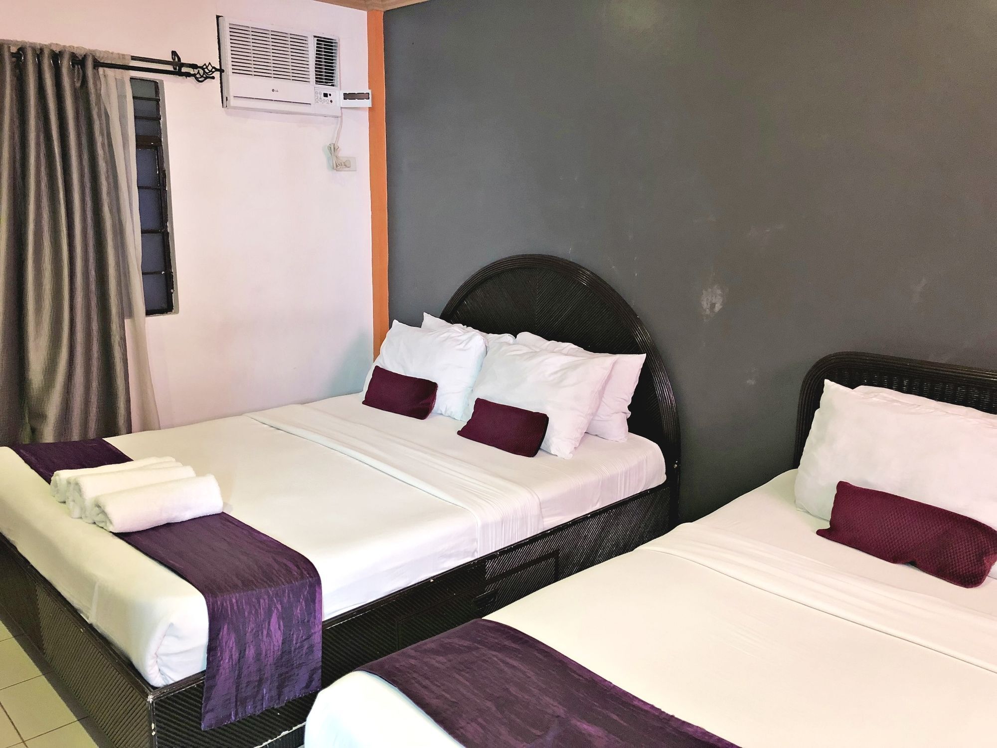 טגאיטאי Daj Suites Boutique Hotel מראה חיצוני תמונה