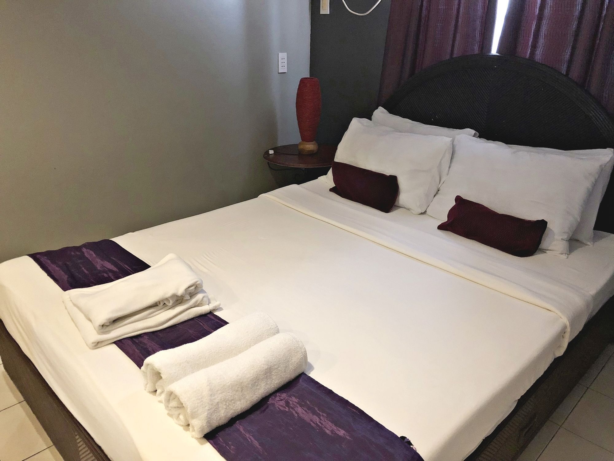 טגאיטאי Daj Suites Boutique Hotel מראה חיצוני תמונה