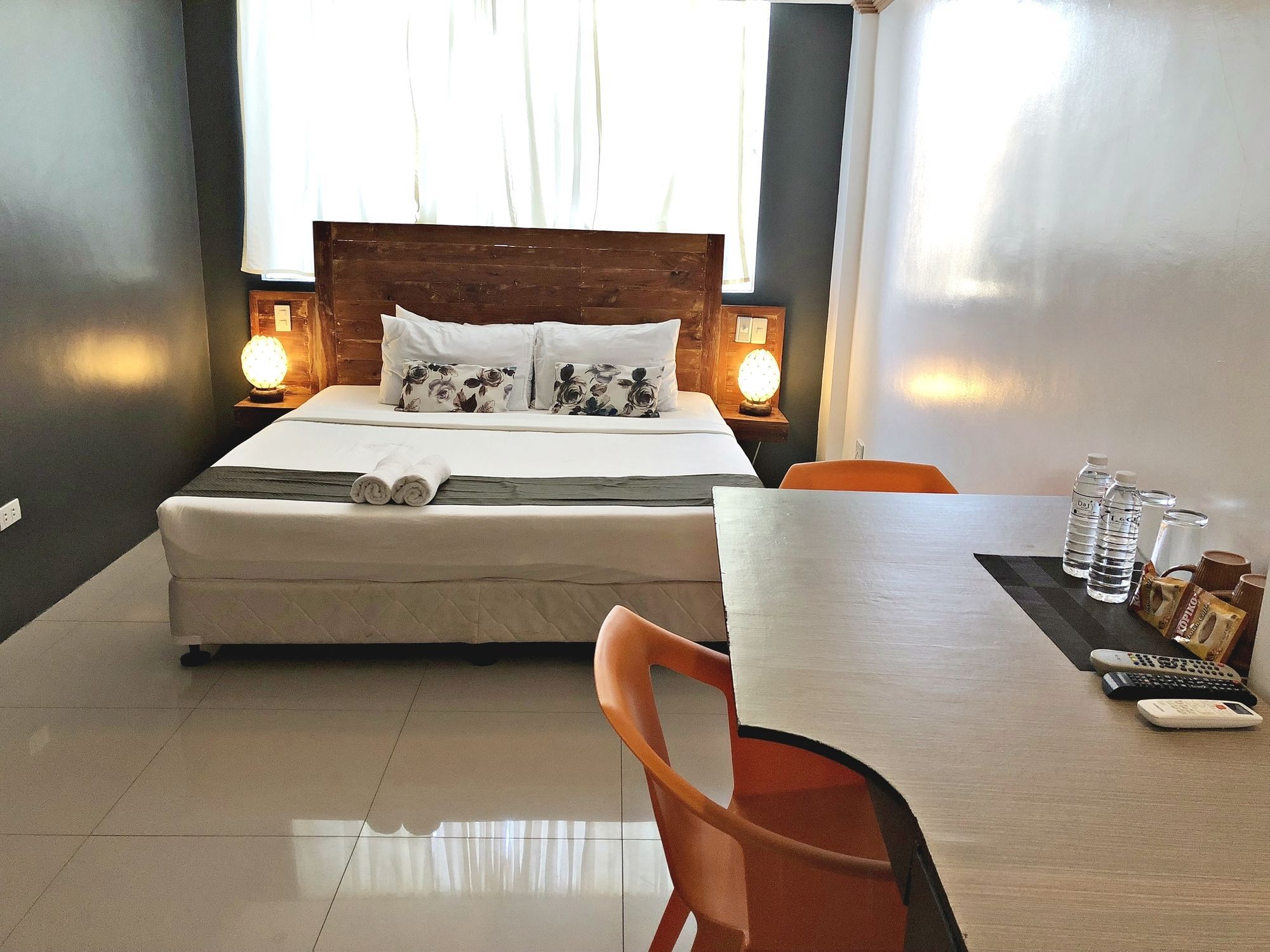 טגאיטאי Daj Suites Boutique Hotel מראה חיצוני תמונה