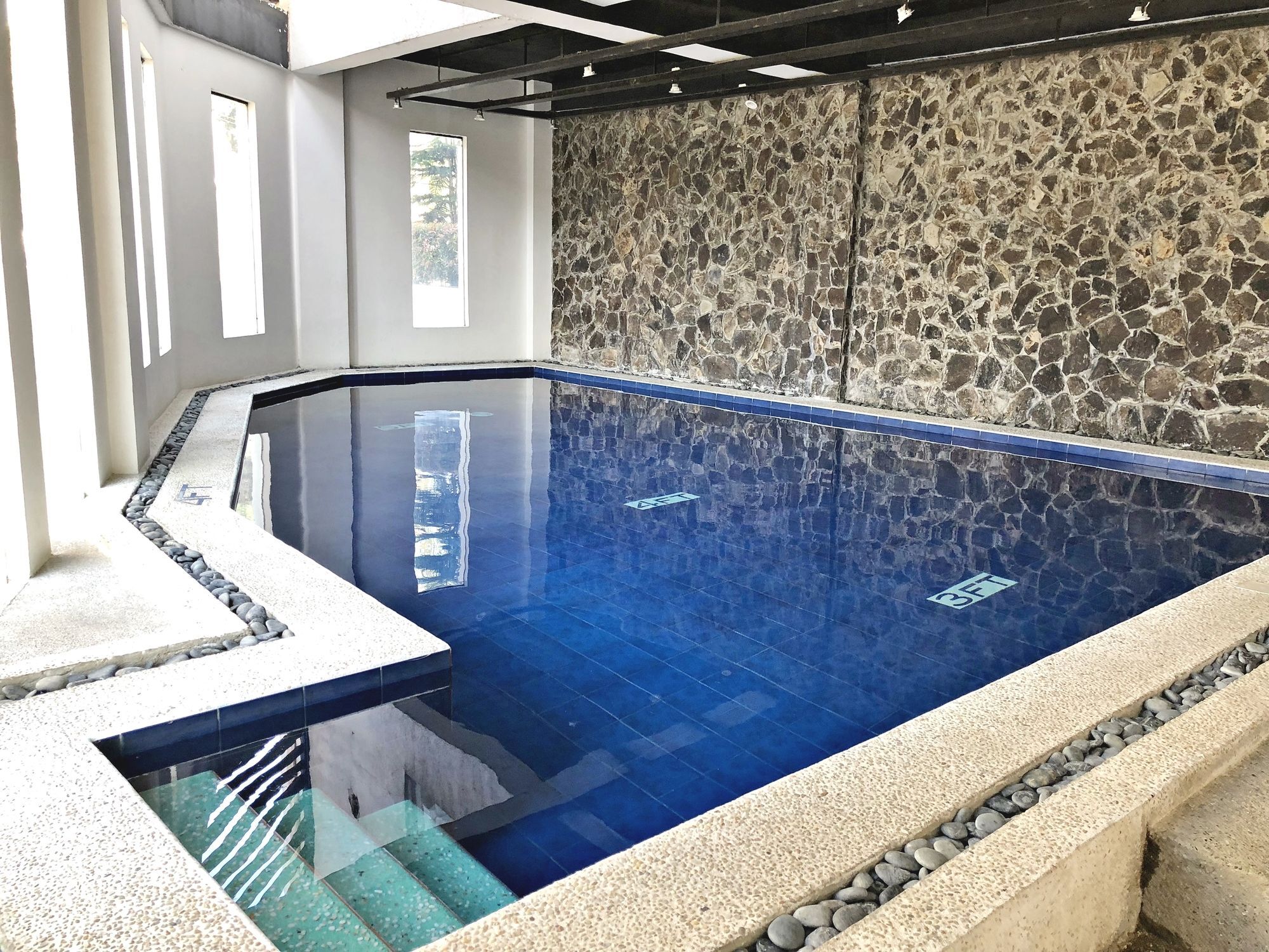טגאיטאי Daj Suites Boutique Hotel מראה חיצוני תמונה