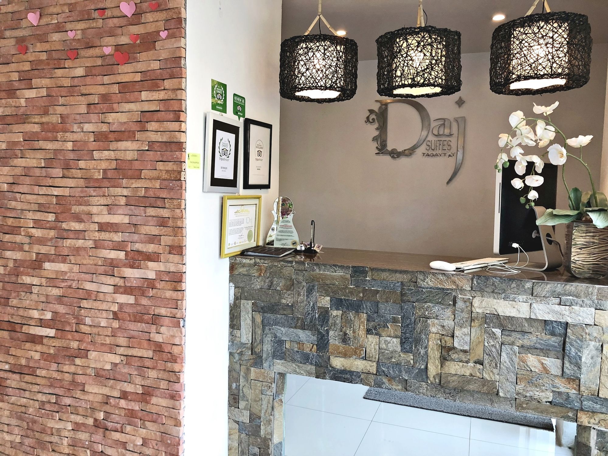 טגאיטאי Daj Suites Boutique Hotel מראה חיצוני תמונה